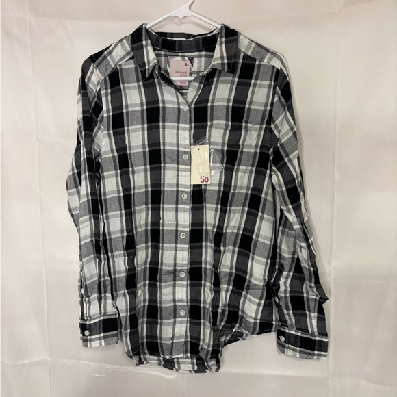 New with tags, womens size medium plaid shirt, #H779 - Picture 1 of 6